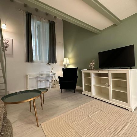 Flowers, A Cozy Suite In Mediolan Zewnętrze zdjęcie