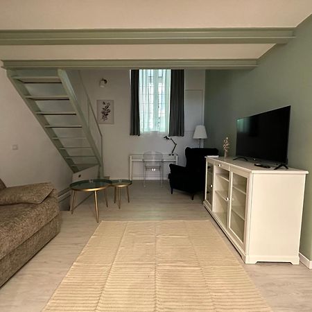 Flowers, A Cozy Suite In Mediolan Zewnętrze zdjęcie
