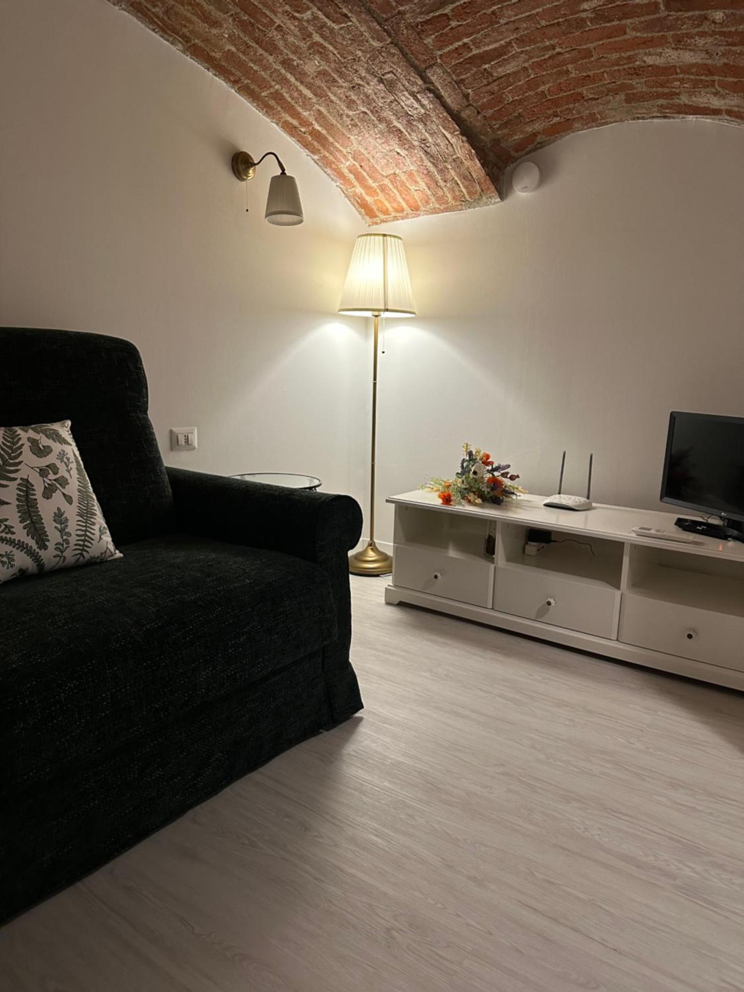 Flowers, A Cozy Suite In Mediolan Zewnętrze zdjęcie