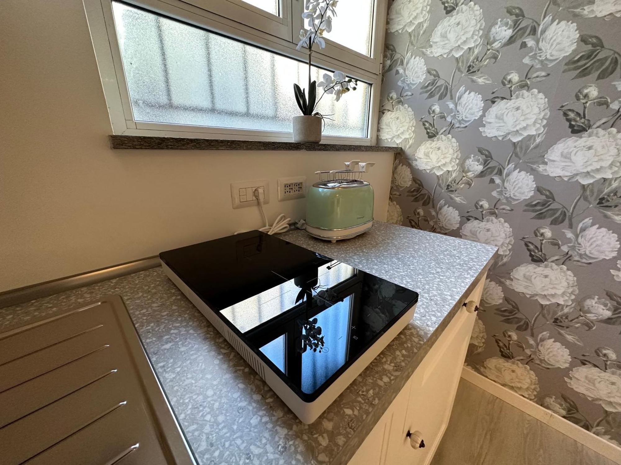 Flowers, A Cozy Suite In Mediolan Zewnętrze zdjęcie
