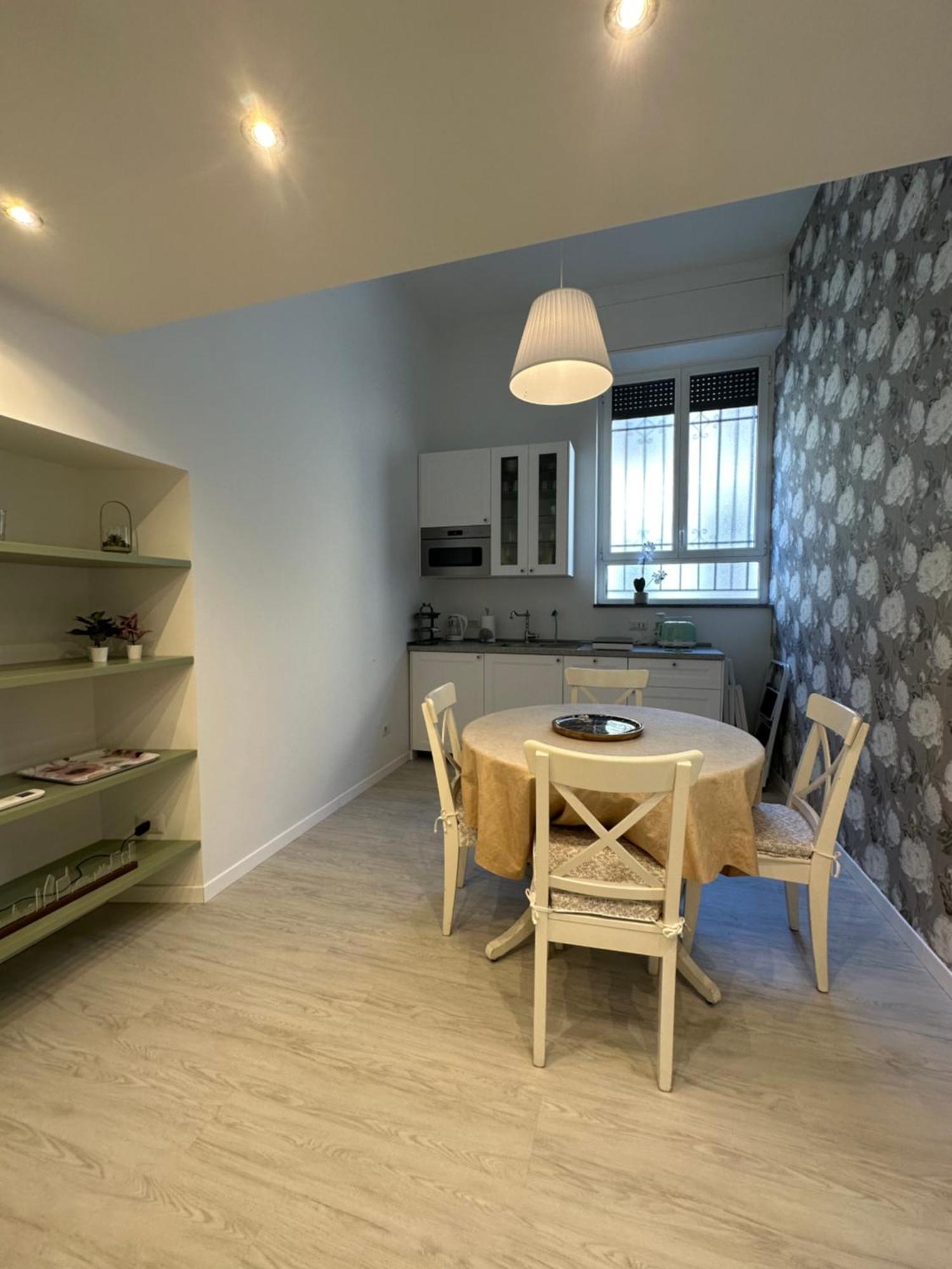 Flowers, A Cozy Suite In Mediolan Zewnętrze zdjęcie