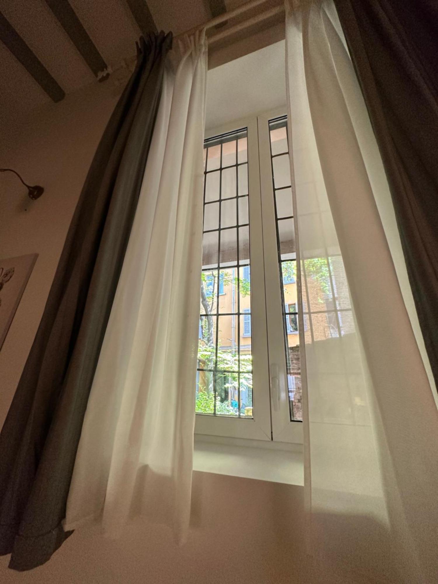 Flowers, A Cozy Suite In Mediolan Zewnętrze zdjęcie